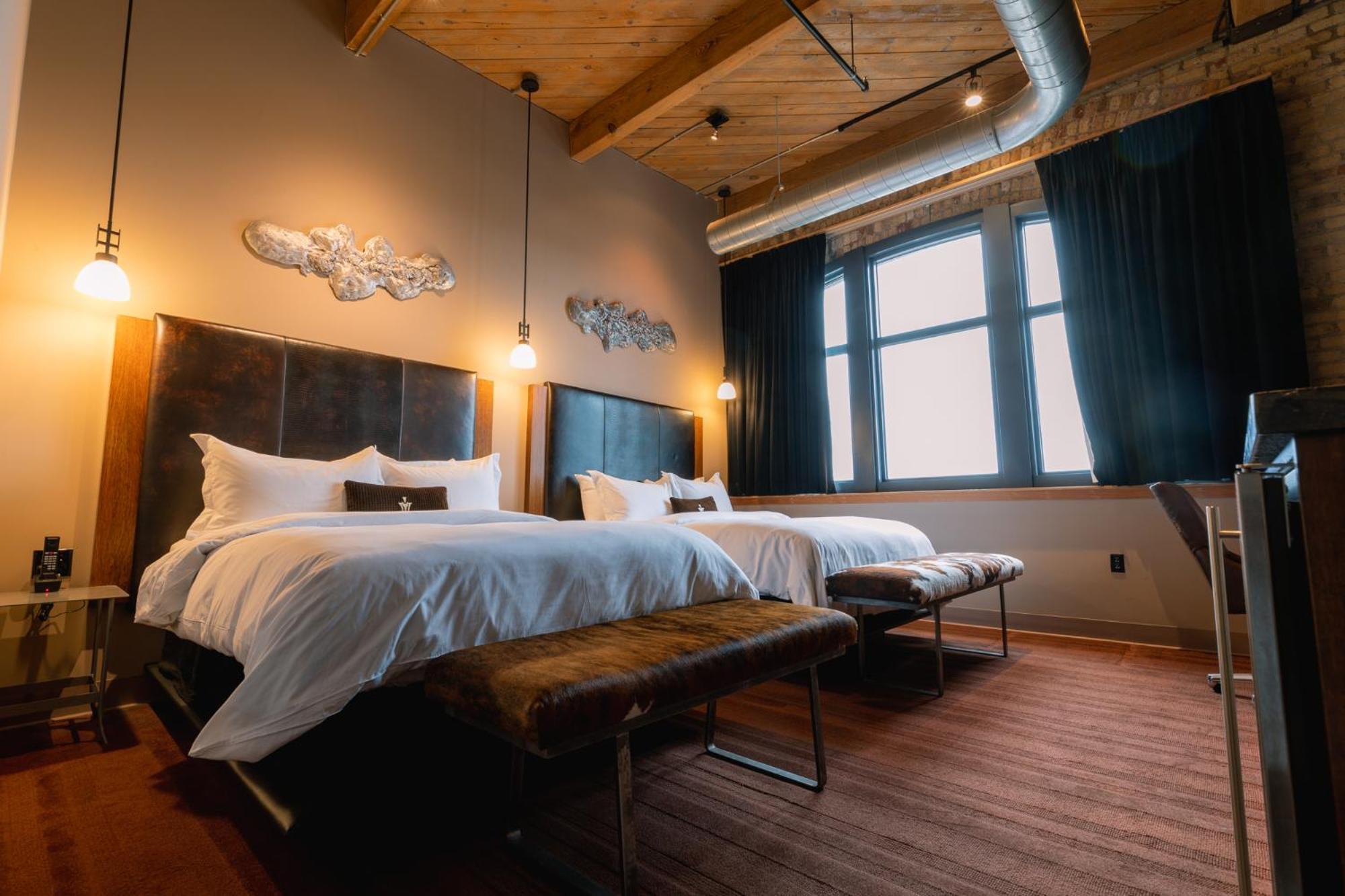 Premium Loft Two Queen Beds,1439063302:JPEG