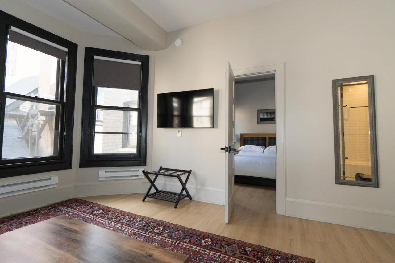 Queen Suite