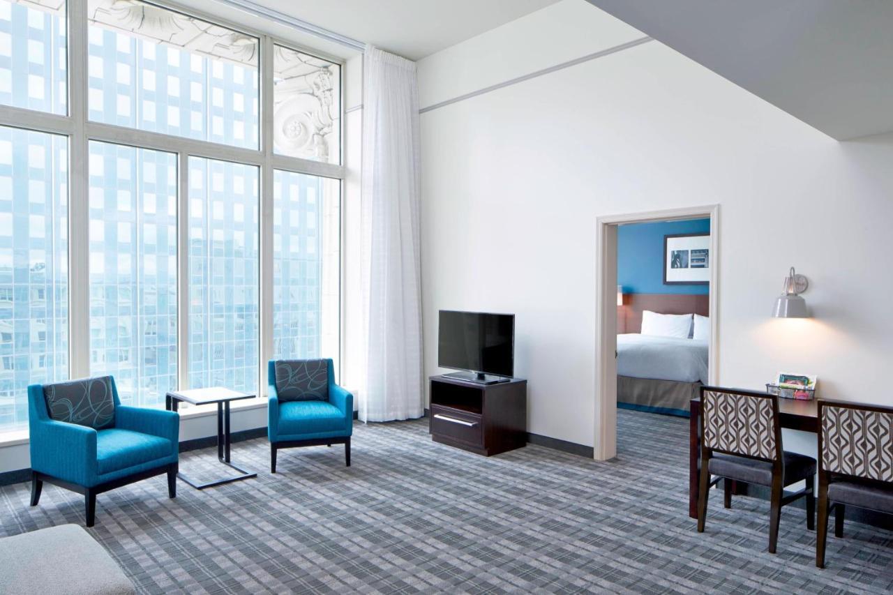 1 Bedroom 2 room Suite 1 King or 1 Queen Sofa bed