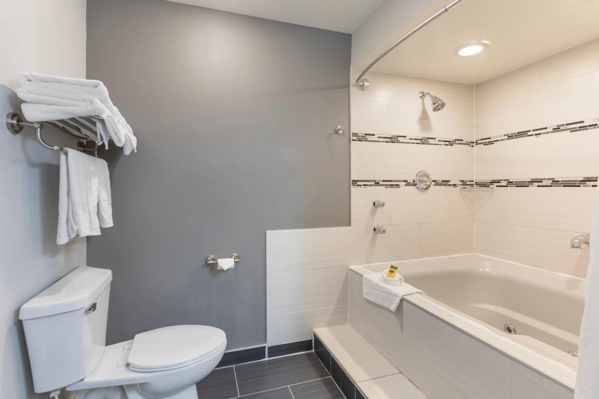 Double Room with Two Double Beds with Spa Bath