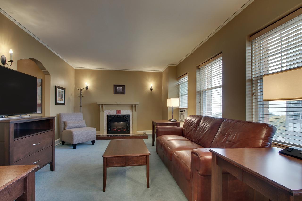 One-Bedroom Suite Spa Bath