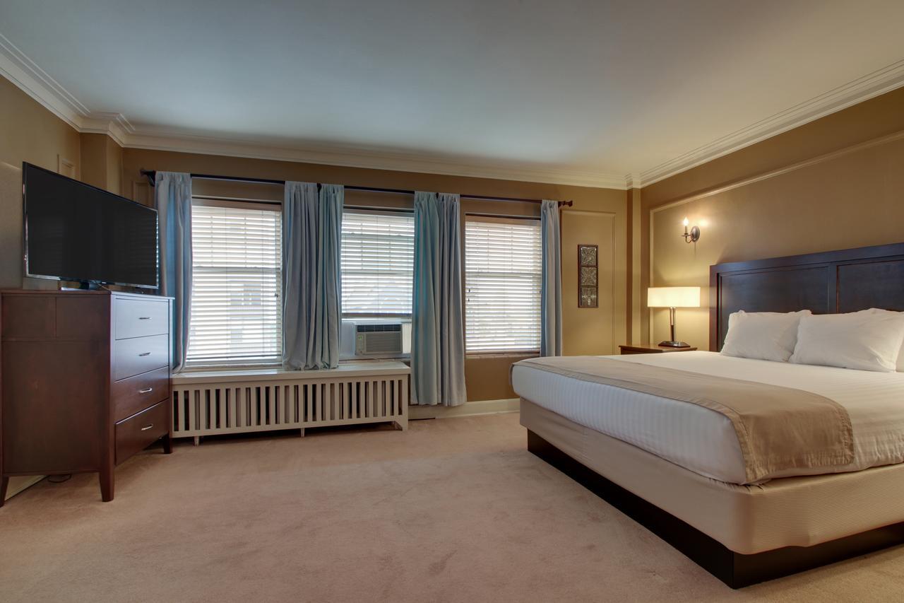 One-Bedroom Suite Spa Bath