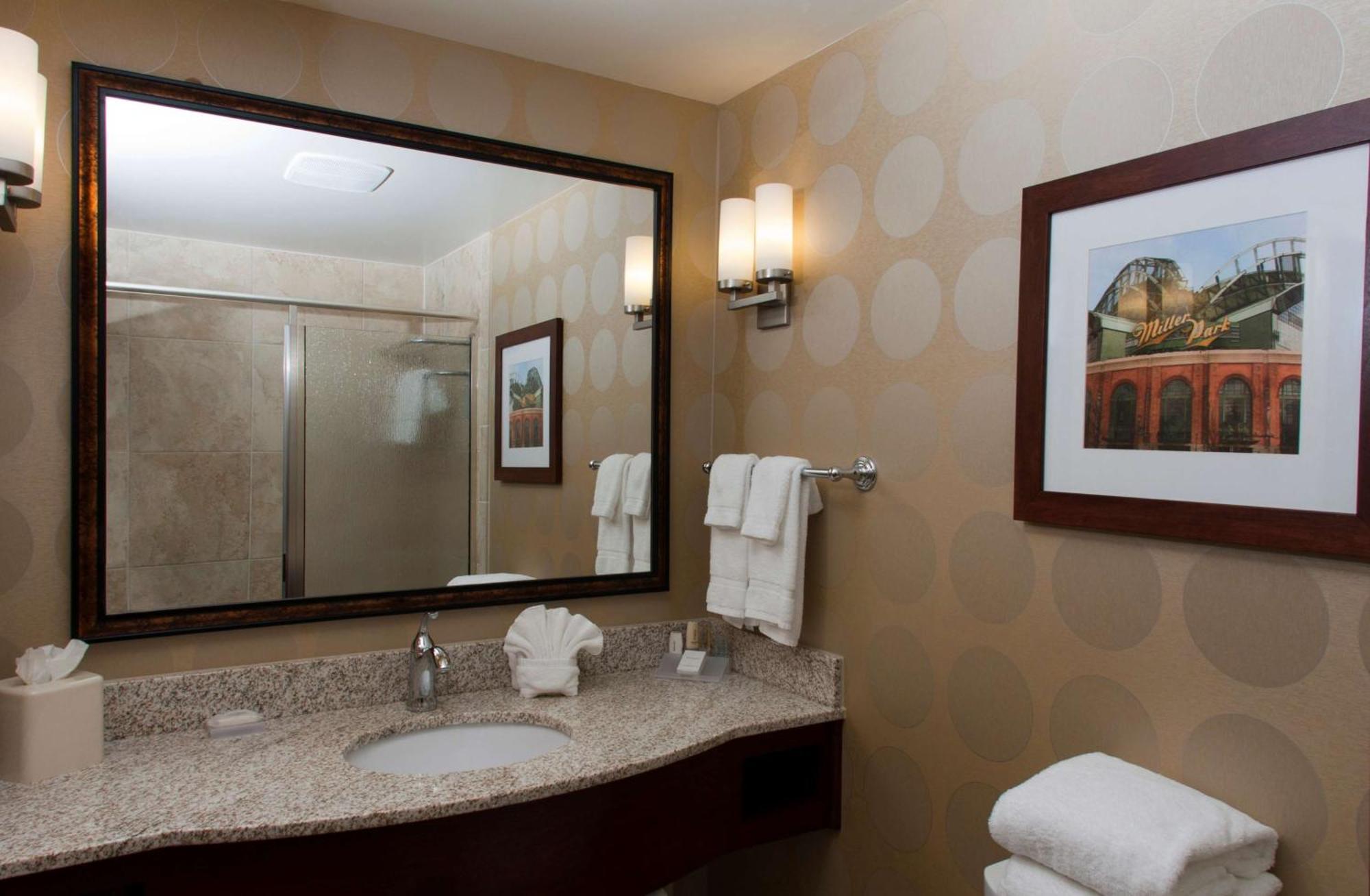 Junior King Suite with Sofa Bed