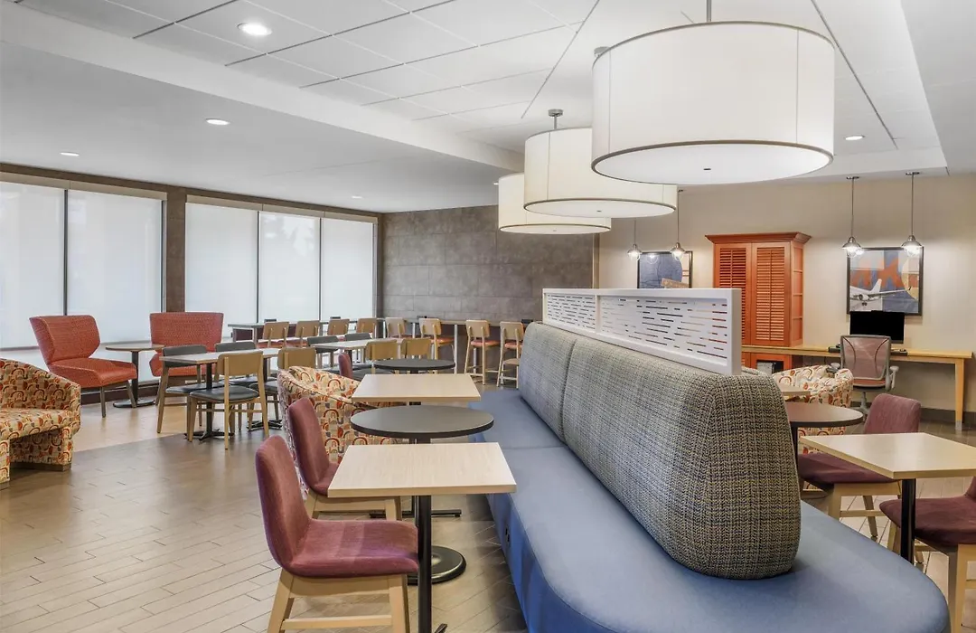 Home2 Suites By Hilton Milwaukee Airport-1