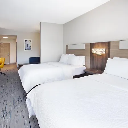 Holiday Inn Express & Suites Milwaukee Nw - Park Place By Ihg-3