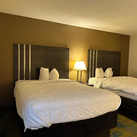 Hotel Inn Milwaukee-2