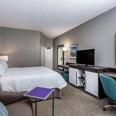 Hampton Inn Milwaukee Airport-3