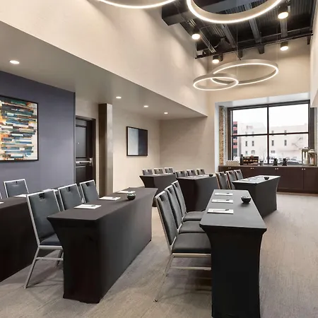 Homewood Suites By Hilton Milwaukee Downtown-2