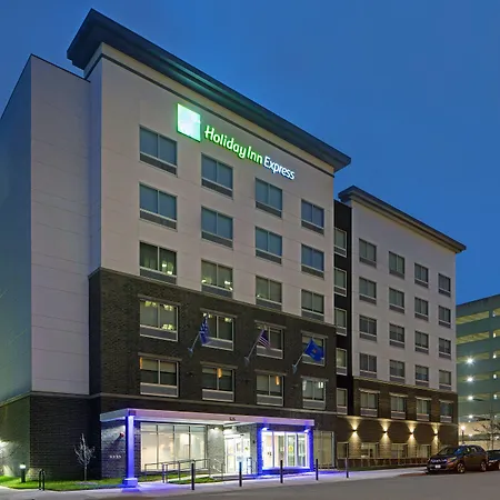 Holiday Inn Express - Milwaukee Downtown By Ihg-2