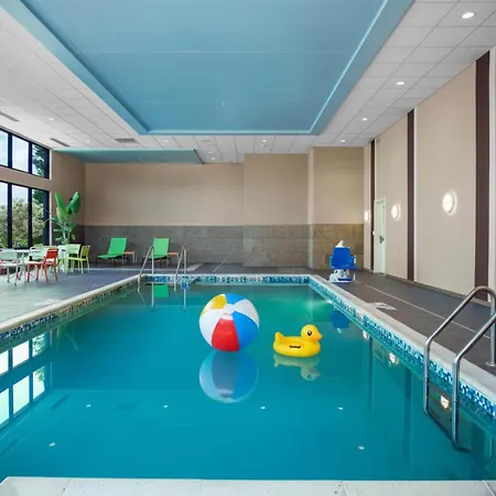Home2 Suites By Hilton Milwaukee Airport-3
