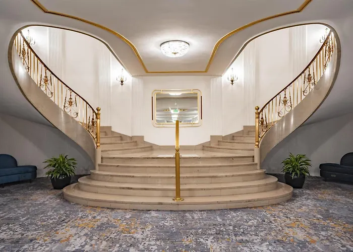 Hilton Milwaukee Hotel