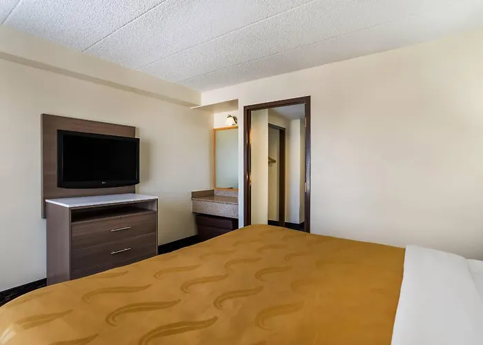 Quality Suites Milwaukee Airport